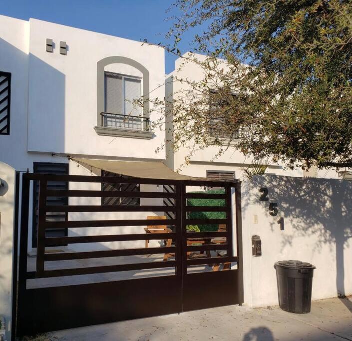 Comfortable And Private House 2 Bedrooms Wifi Parking Free Monterrey Bagian luar foto
