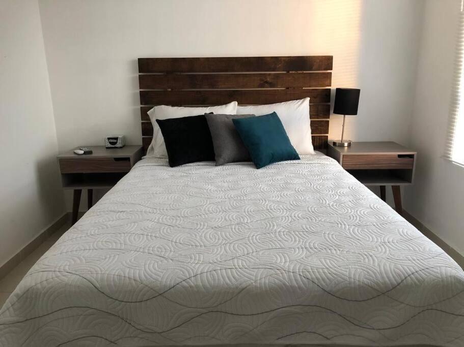 Comfortable And Private House 2 Bedrooms Wifi Parking Free Monterrey Bagian luar foto